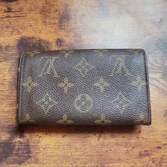 Authentic LOUIS VUITTON Monogram Porte Monnaie Tresor Chain Authentic - Picture 3 of 16